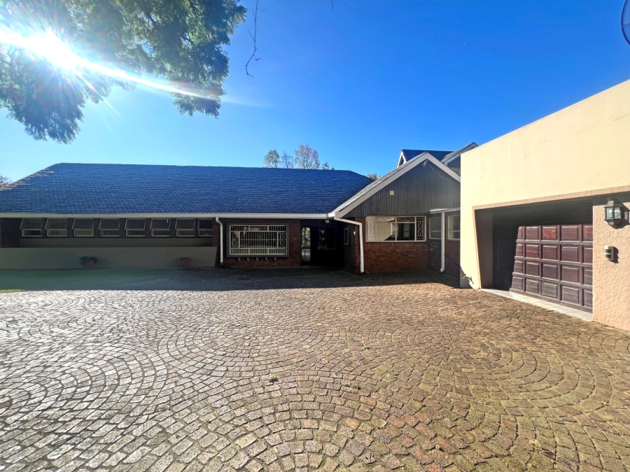 To Let 5 Bedroom Property for Rent in Oaklands Gauteng