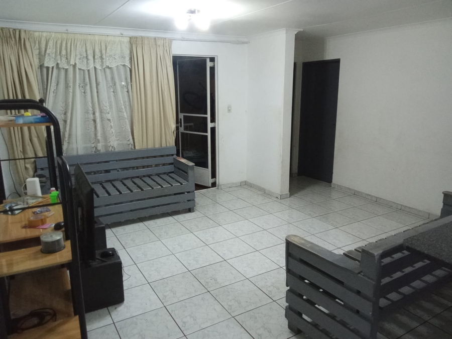 To Let 3 Bedroom Property for Rent in Weltevreden Park Gauteng