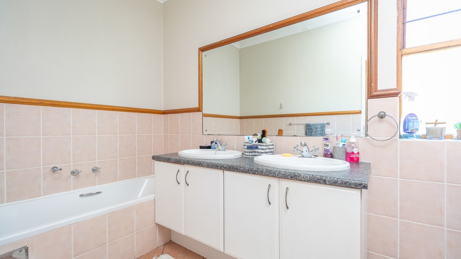 3 Bedroom Property for Sale in Bryanston Gauteng