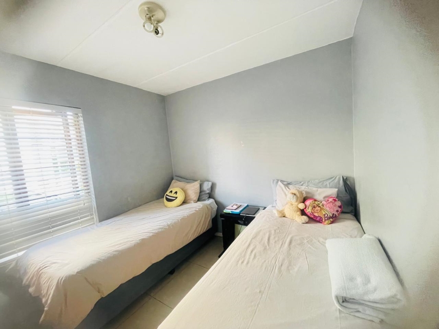 2 Bedroom Property for Sale in Erand Gardens Gauteng