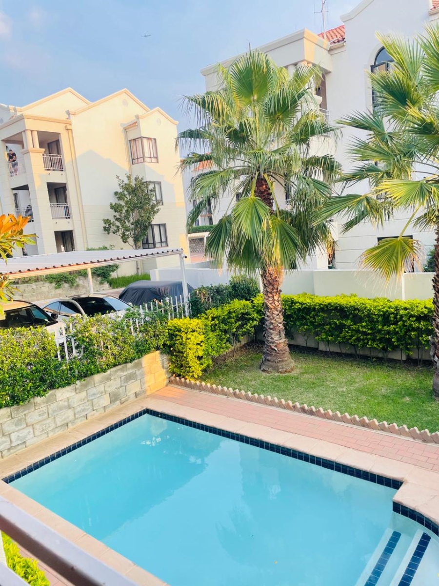 2 Bedroom Property for Sale in Erand Gardens Gauteng