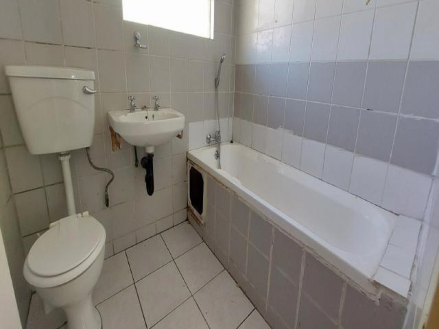 2 Bedroom Property for Sale in Verwoerdpark Gauteng