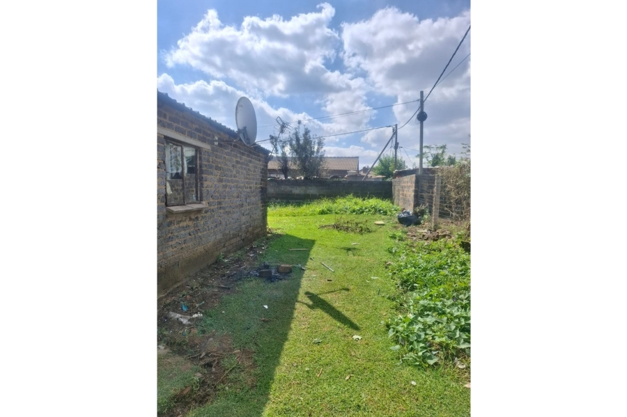 2 Bedroom Property for Sale in Etwatwa Gauteng