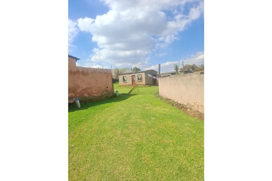 2 Bedroom Property for Sale in Etwatwa Gauteng