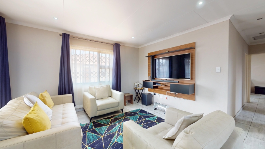 4 Bedroom Property for Sale in Delmore Park Gauteng