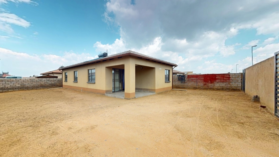 4 Bedroom Property for Sale in Delmore Park Gauteng