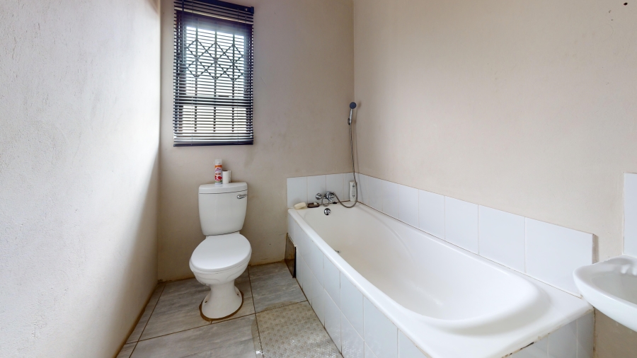 4 Bedroom Property for Sale in Delmore Park Gauteng