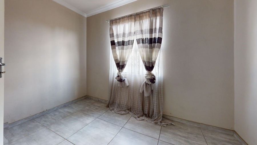 4 Bedroom Property for Sale in Delmore Park Gauteng