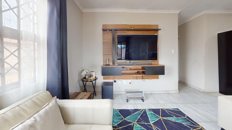 4 Bedroom Property for Sale in Delmore Park Gauteng