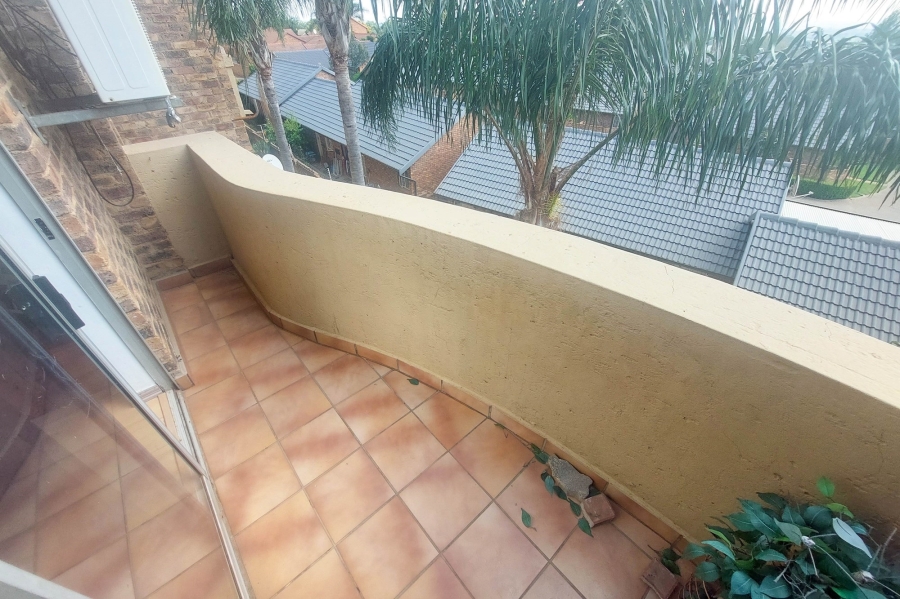 1 Bedroom Property for Sale in Rooihuiskraal North Gauteng