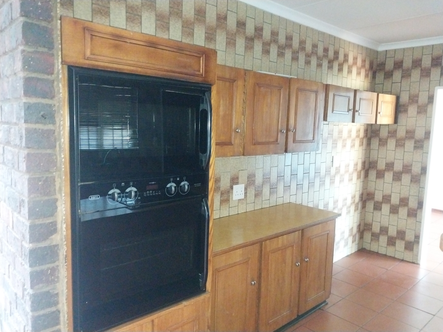 To Let 4 Bedroom Property for Rent in Sunward Park Gauteng