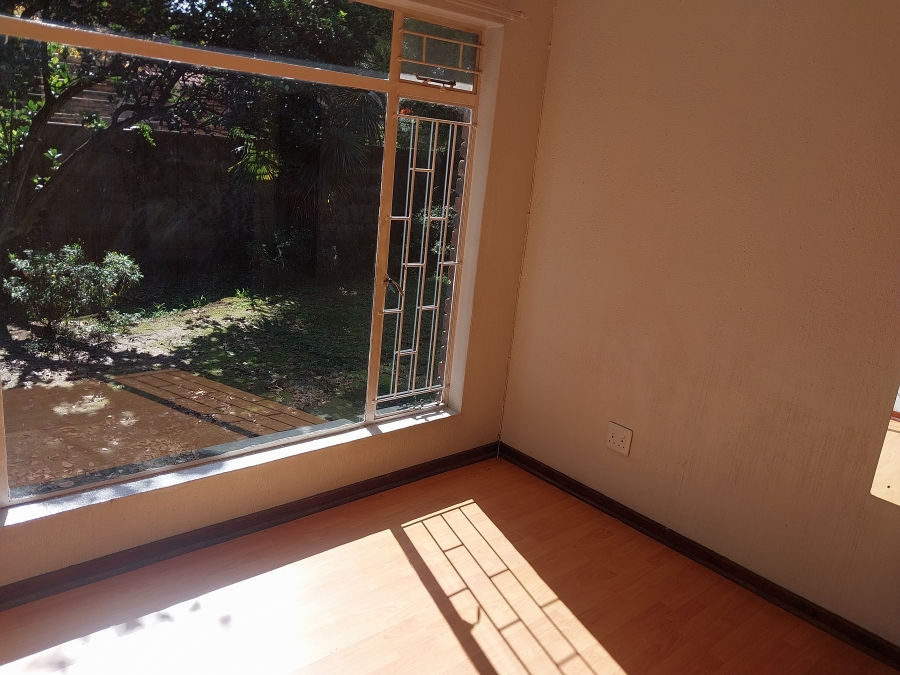 To Let 4 Bedroom Property for Rent in Sunward Park Gauteng