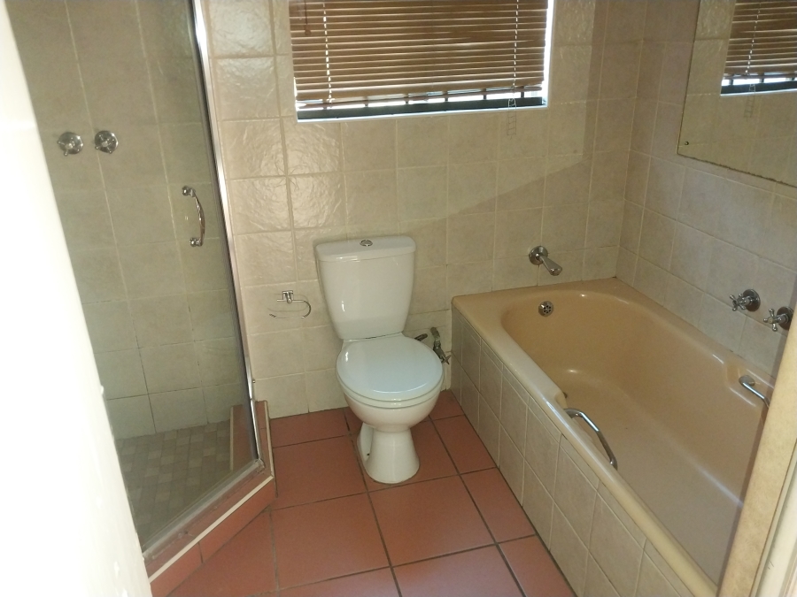 To Let 4 Bedroom Property for Rent in Sunward Park Gauteng