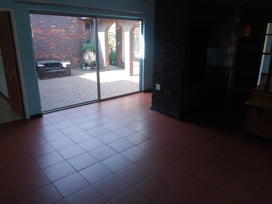 To Let 4 Bedroom Property for Rent in Sunward Park Gauteng
