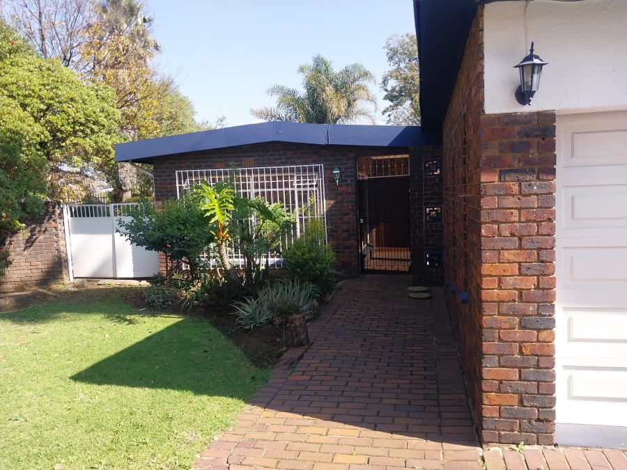 To Let 4 Bedroom Property for Rent in Sunward Park Gauteng