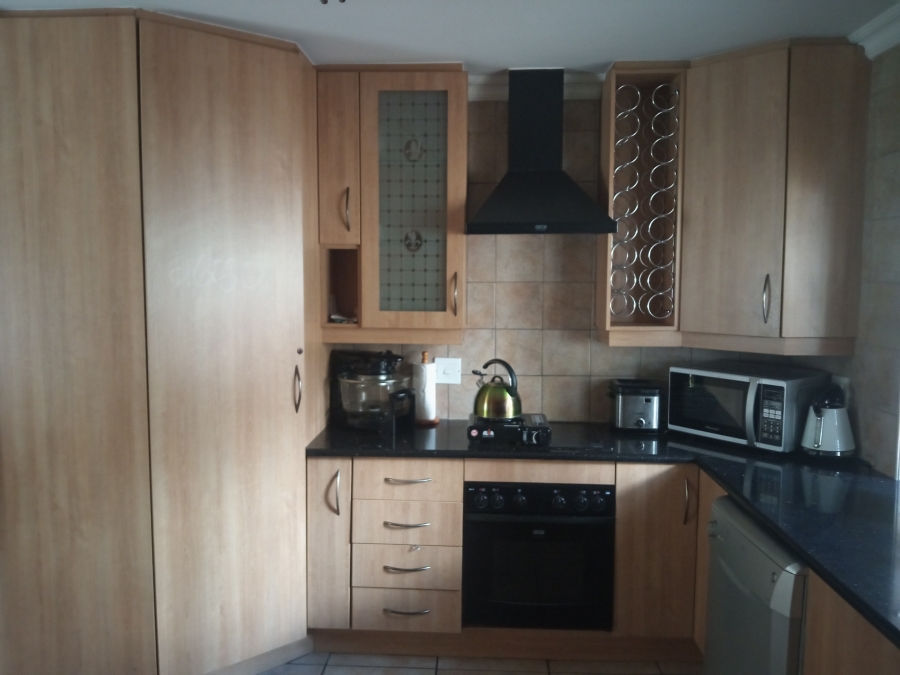 To Let 3 Bedroom Property for Rent in Bardene Gauteng