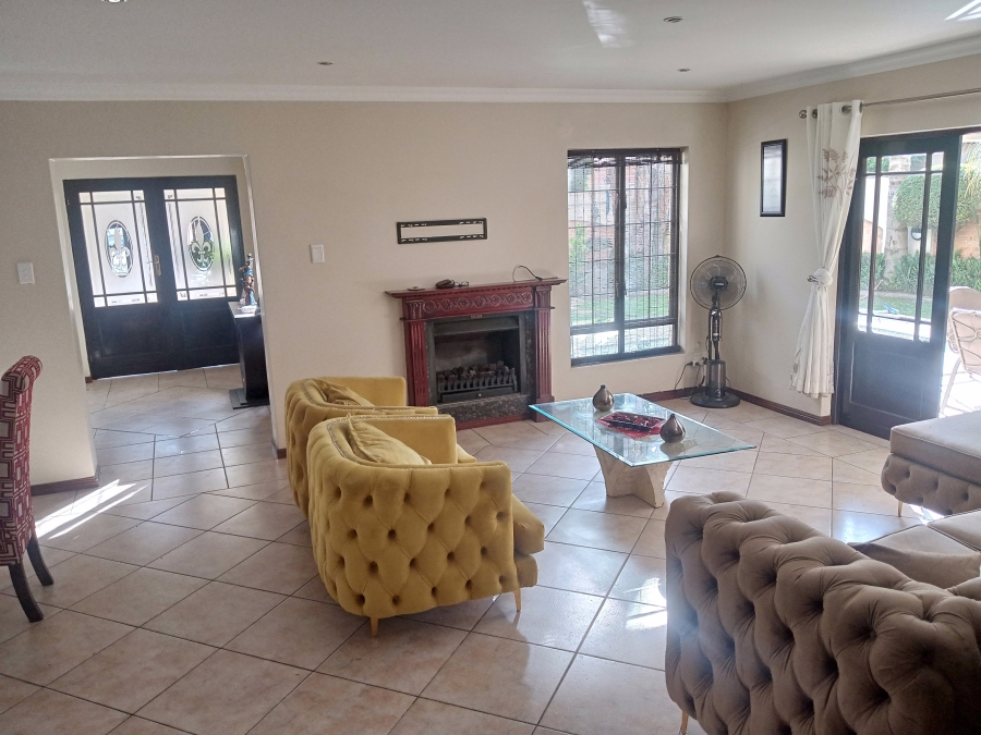 To Let 3 Bedroom Property for Rent in Bardene Gauteng