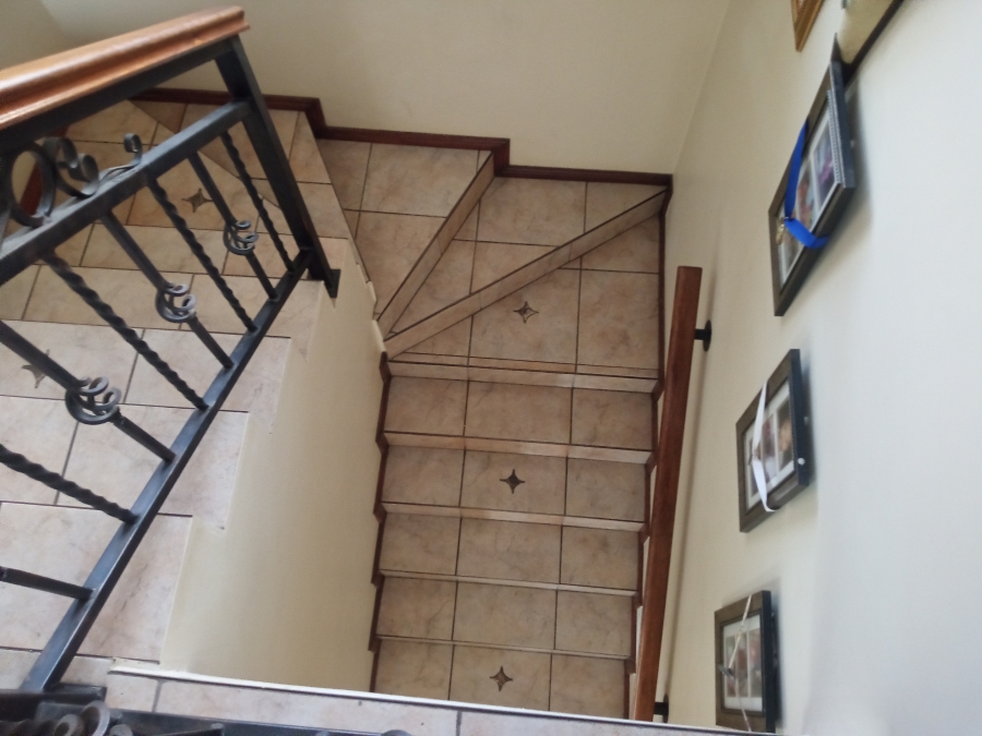 To Let 3 Bedroom Property for Rent in Bardene Gauteng