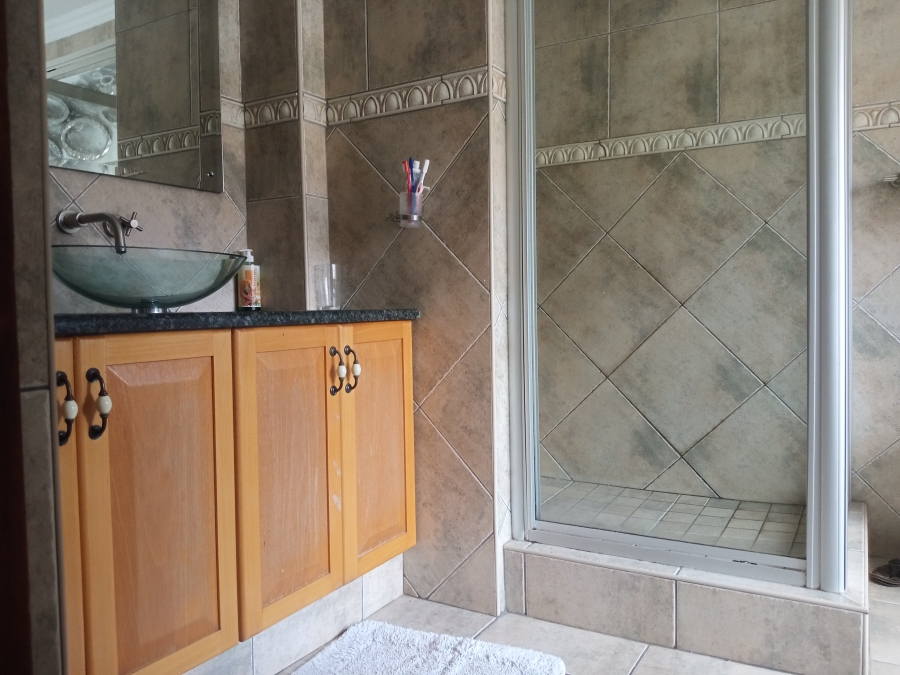 To Let 3 Bedroom Property for Rent in Bardene Gauteng