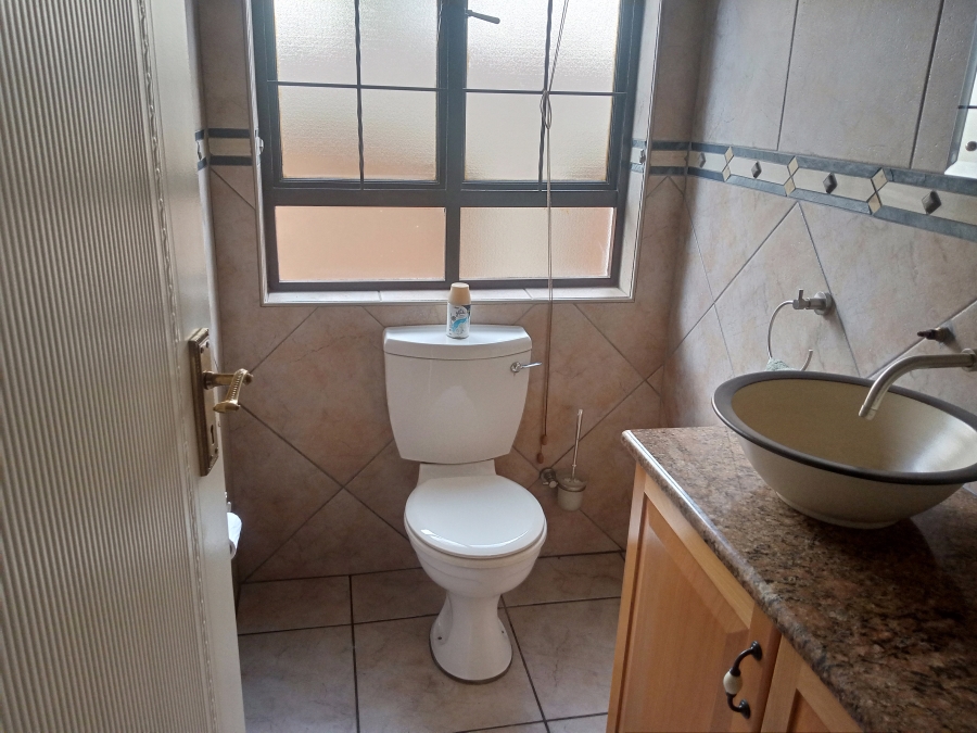 To Let 3 Bedroom Property for Rent in Bardene Gauteng