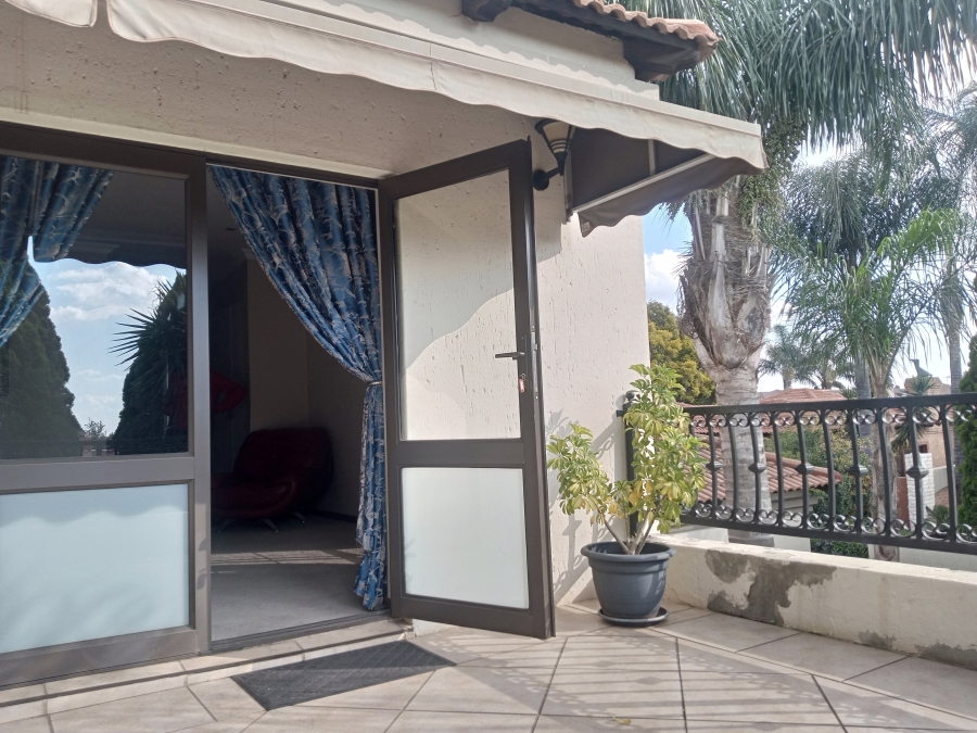 To Let 3 Bedroom Property for Rent in Bardene Gauteng