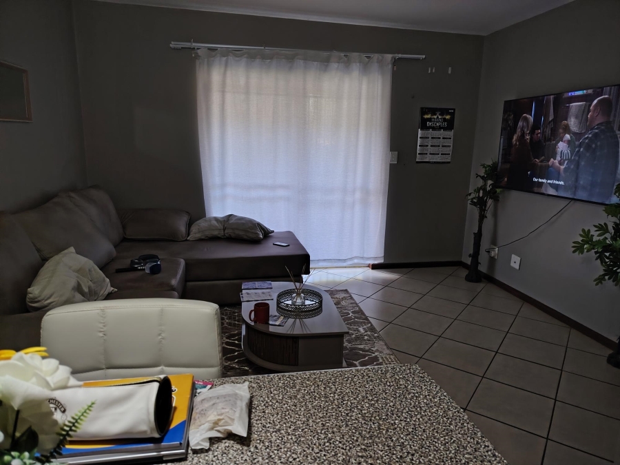 2 Bedroom Property for Sale in Monavoni Gauteng