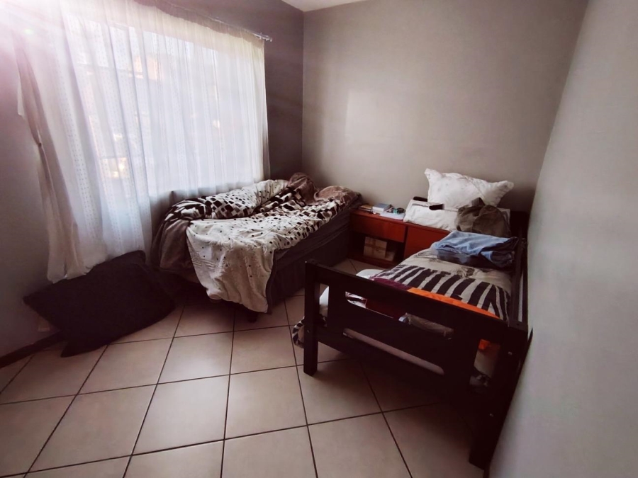 2 Bedroom Property for Sale in Monavoni Gauteng