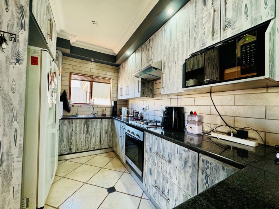 3 Bedroom Property for Sale in Zambezi Country Estate Gauteng