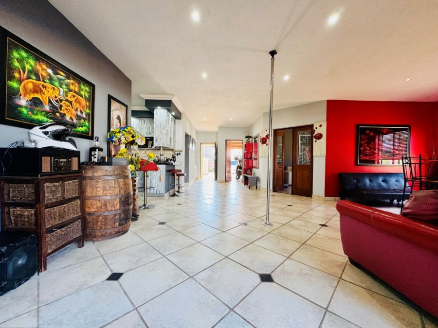 3 Bedroom Property for Sale in Zambezi Country Estate Gauteng