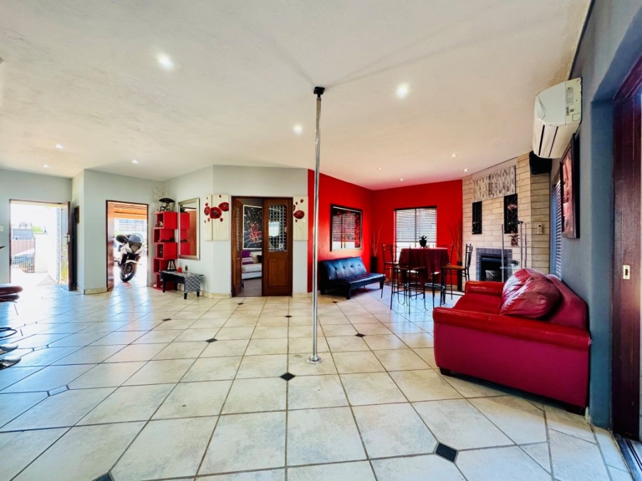 3 Bedroom Property for Sale in Zambezi Country Estate Gauteng
