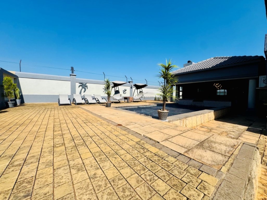 3 Bedroom Property for Sale in Zambezi Country Estate Gauteng
