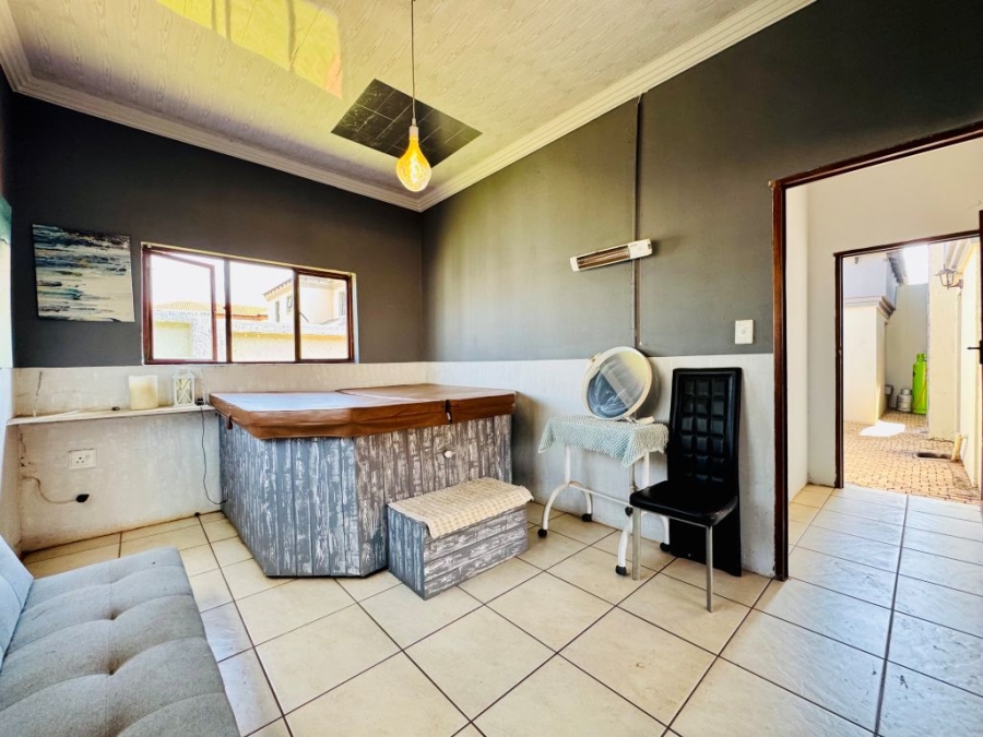 3 Bedroom Property for Sale in Zambezi Country Estate Gauteng