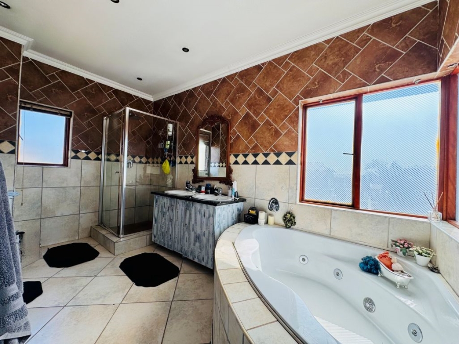 3 Bedroom Property for Sale in Zambezi Country Estate Gauteng