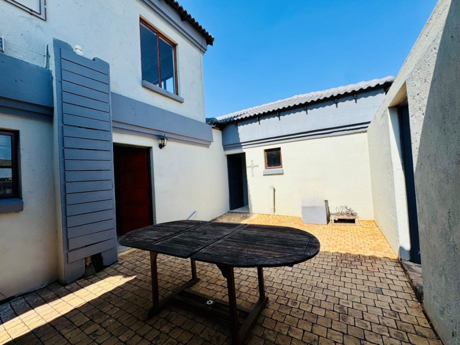 3 Bedroom Property for Sale in Zambezi Country Estate Gauteng