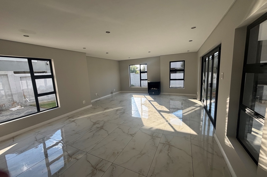 To Let 4 Bedroom Property for Rent in The Hills Game Reserve Estate Gauteng
