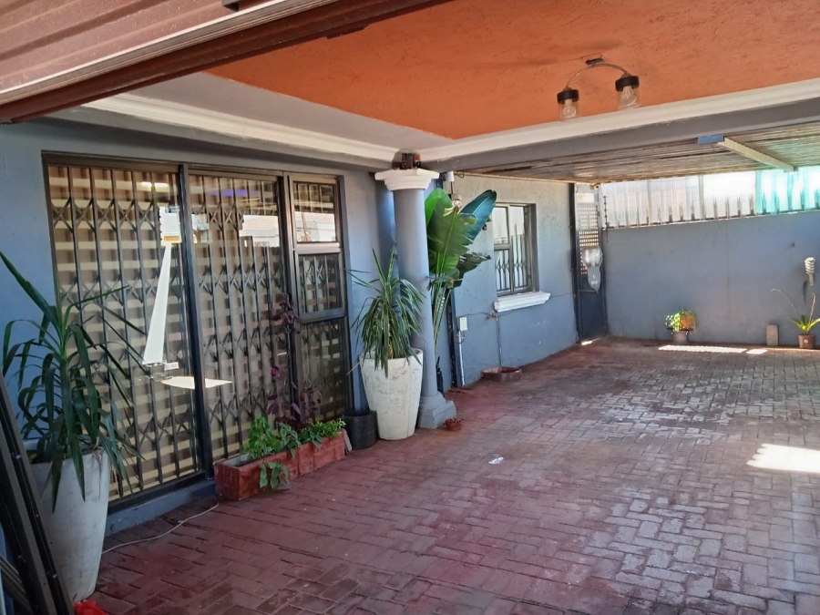 3 Bedroom Property for Sale in Protea Glen Gauteng