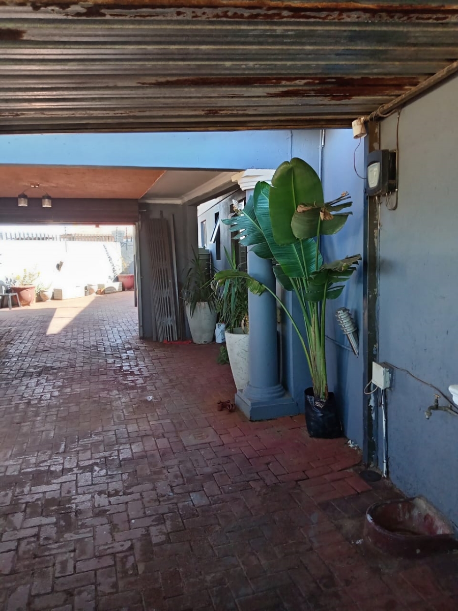 3 Bedroom Property for Sale in Protea Glen Gauteng