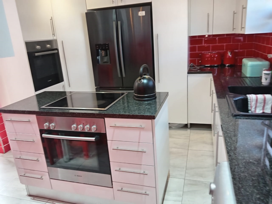 3 Bedroom Property for Sale in Protea Glen Gauteng