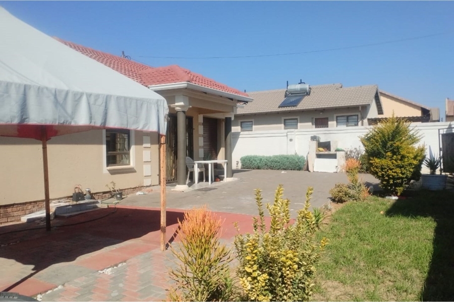 To Let 3 Bedroom Property for Rent in Kya Sands Gauteng