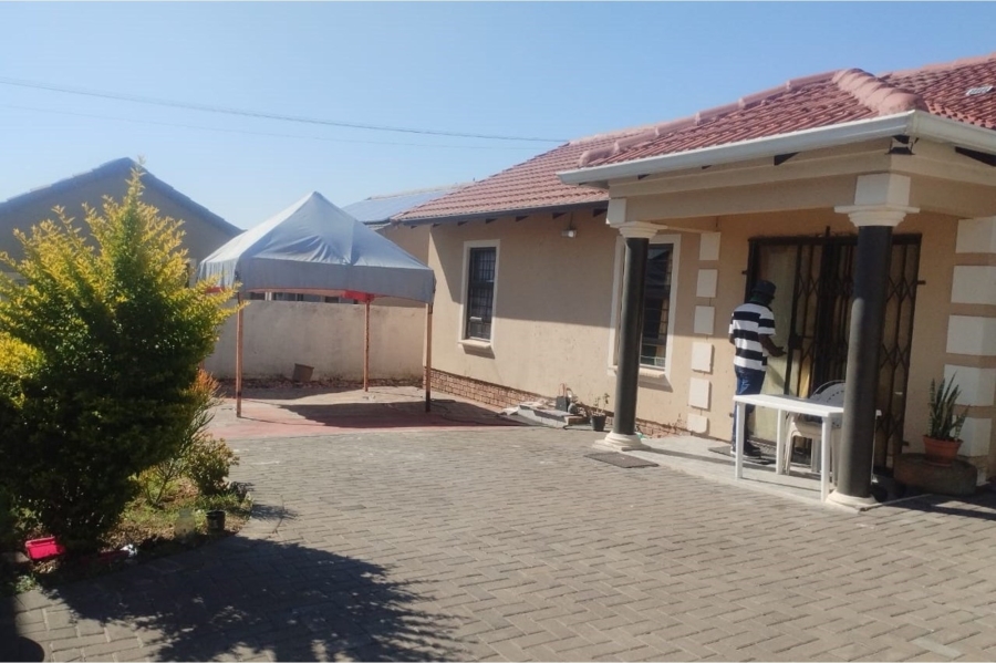 To Let 3 Bedroom Property for Rent in Kya Sands Gauteng