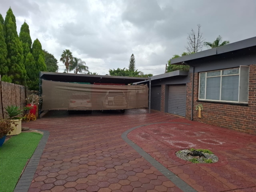 To Let 3 Bedroom Property for Rent in Sinoville Gauteng