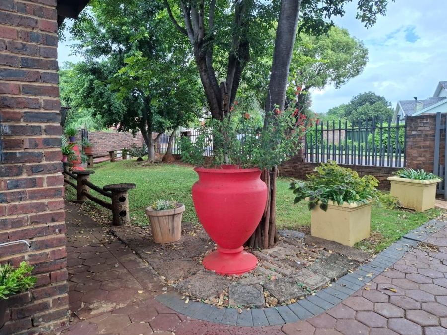 To Let 3 Bedroom Property for Rent in Sinoville Gauteng
