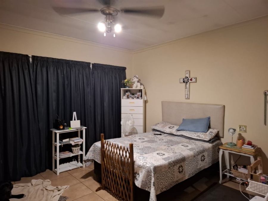 To Let 3 Bedroom Property for Rent in Sinoville Gauteng
