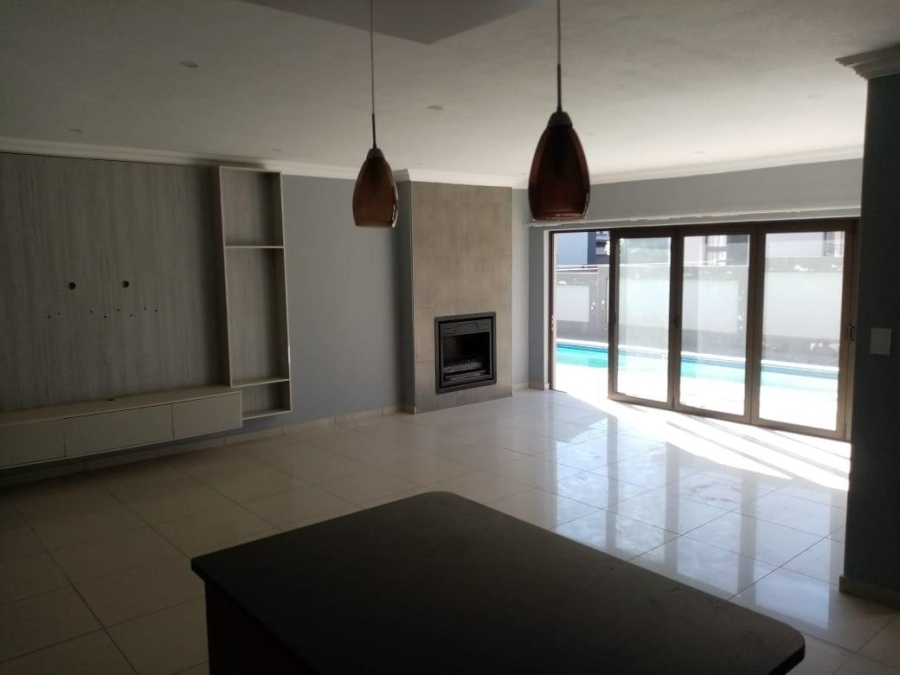 4 Bedroom Property for Sale in Derdepoort Gauteng
