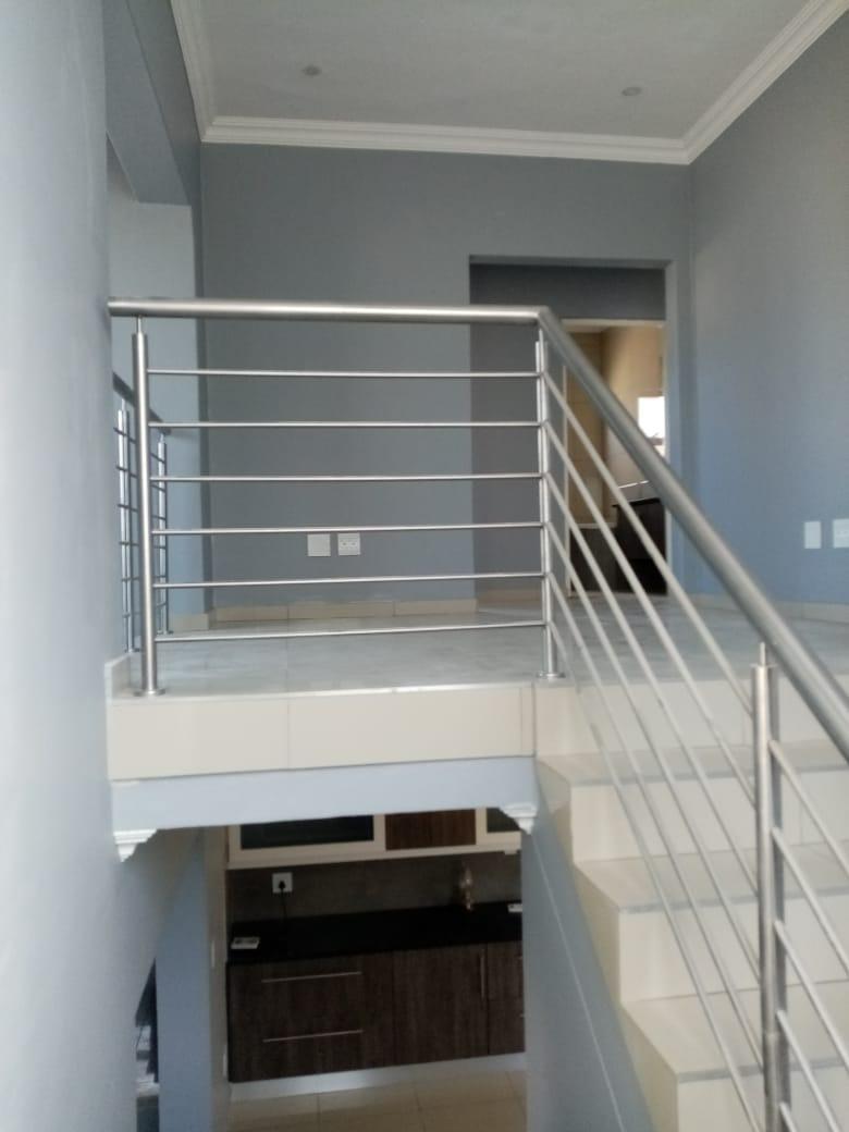 4 Bedroom Property for Sale in Derdepoort Gauteng