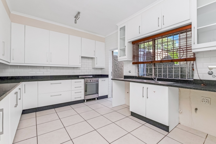 To Let 3 Bedroom Property for Rent in Woodmead Gauteng