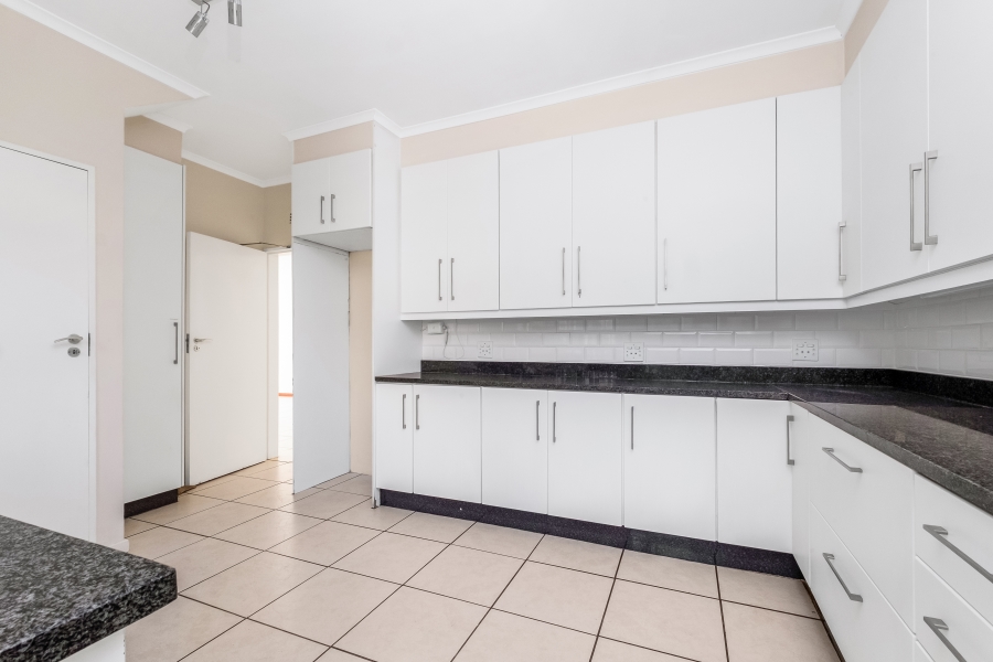 To Let 3 Bedroom Property for Rent in Woodmead Gauteng