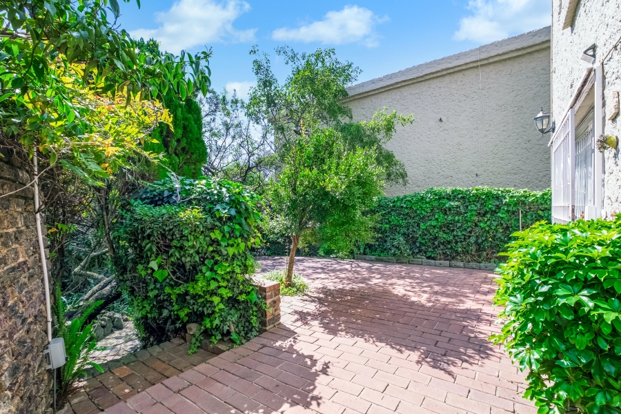 To Let 3 Bedroom Property for Rent in Woodmead Gauteng
