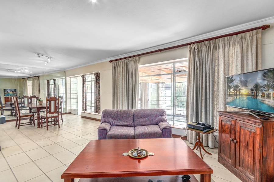 4 Bedroom Property for Sale in Atholl Gauteng