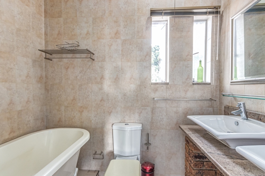 4 Bedroom Property for Sale in Atholl Gauteng